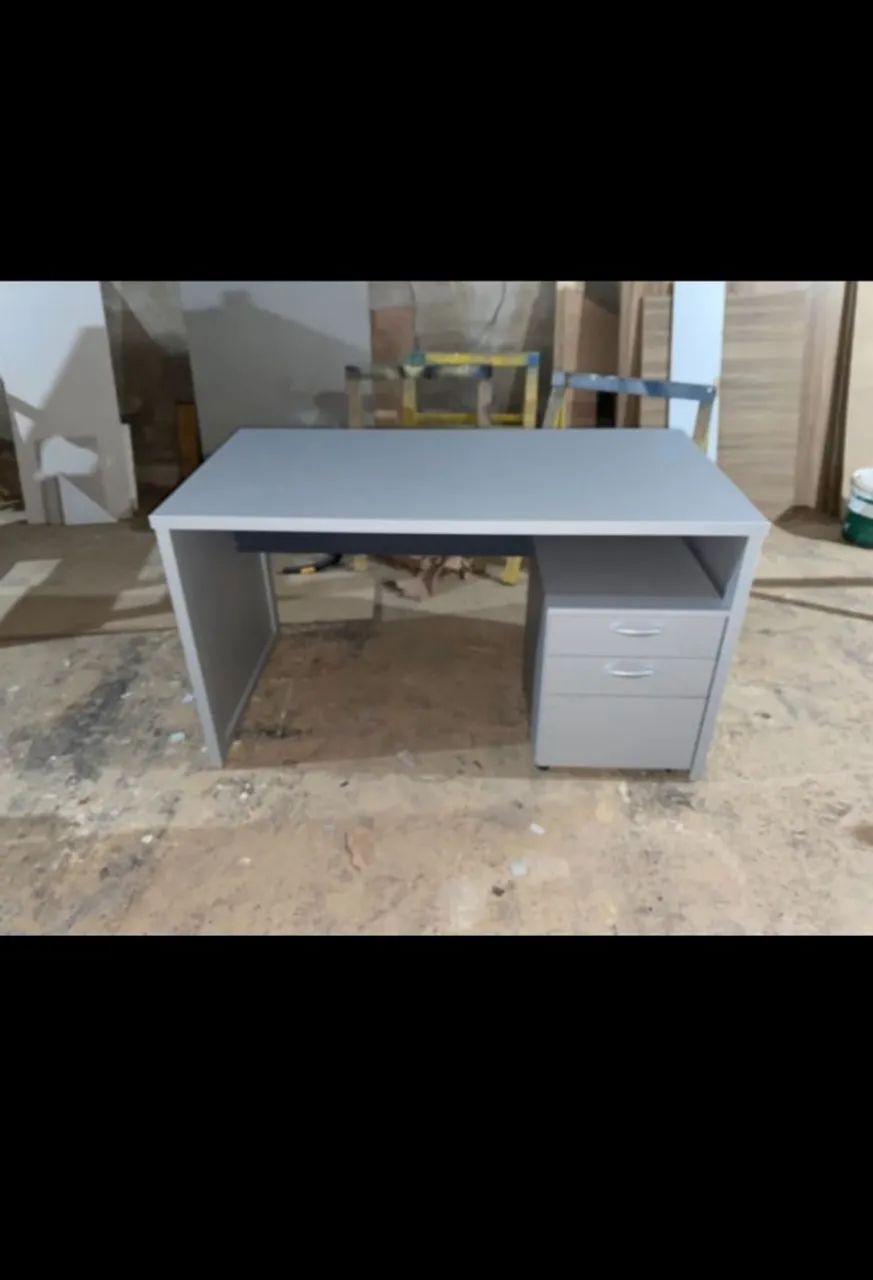 Mesa e gaveteiro mdf