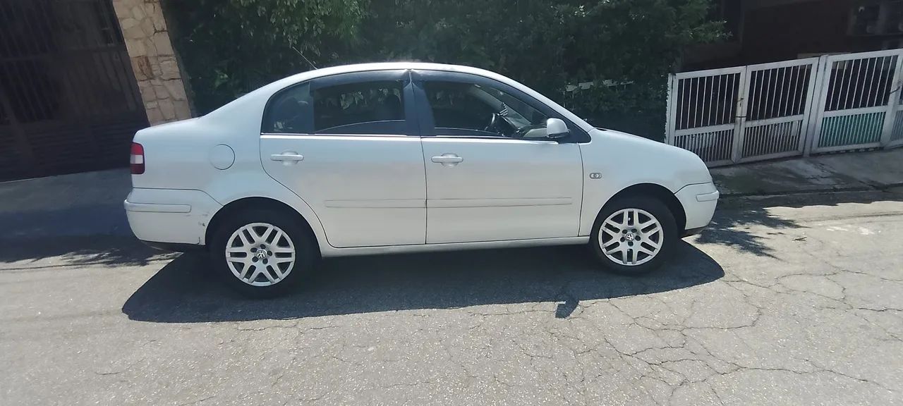 Volkswagen Polo Sedan 1.6 MI 101cv 8V 4P 2003