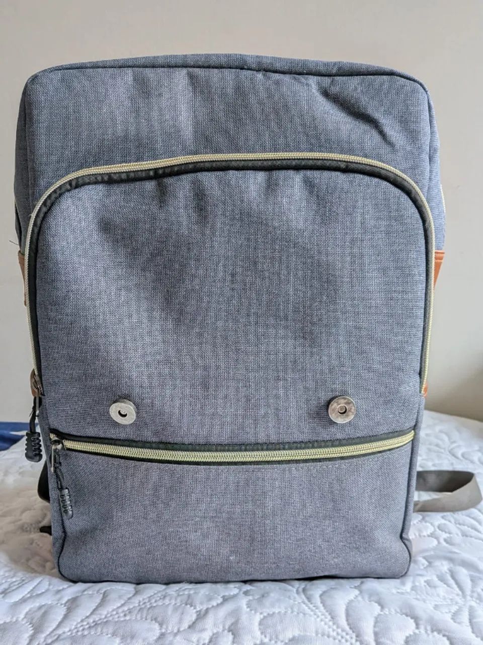 Mochila wowang cinza com detalhes em caramelo - Foto 5