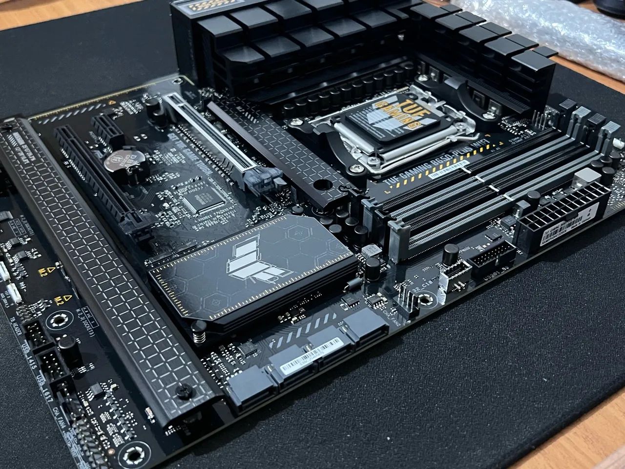 Placa Mãe Asus Tuf B650 Plus WiFi - Foto 5