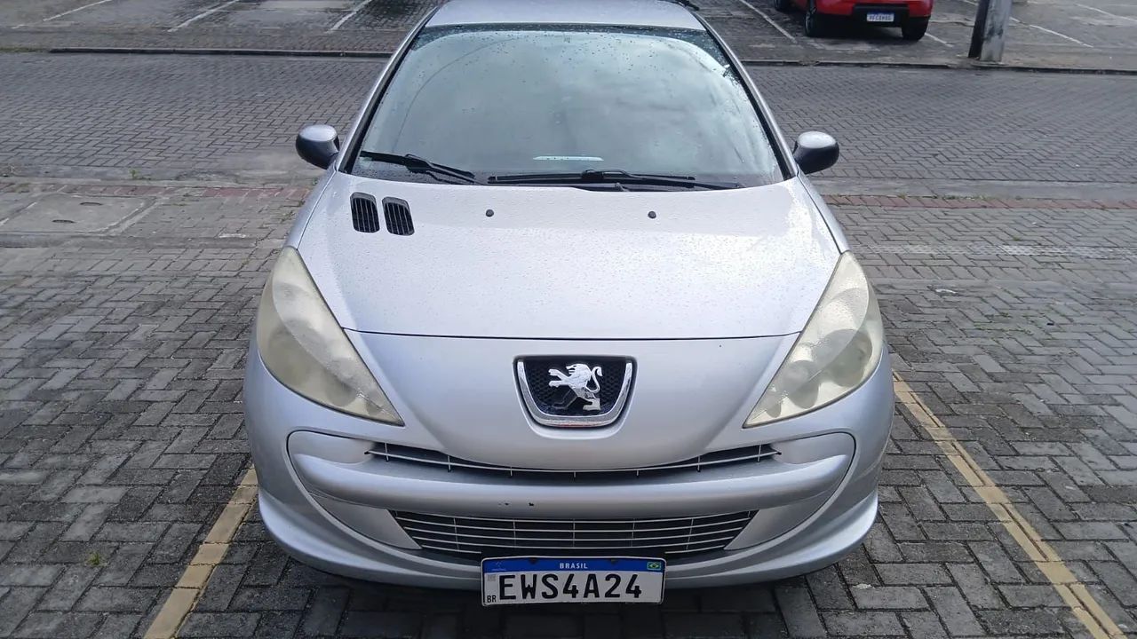 Peugeot 207 Sedan Passion XR 1.4 Flex 8V 4P 2012