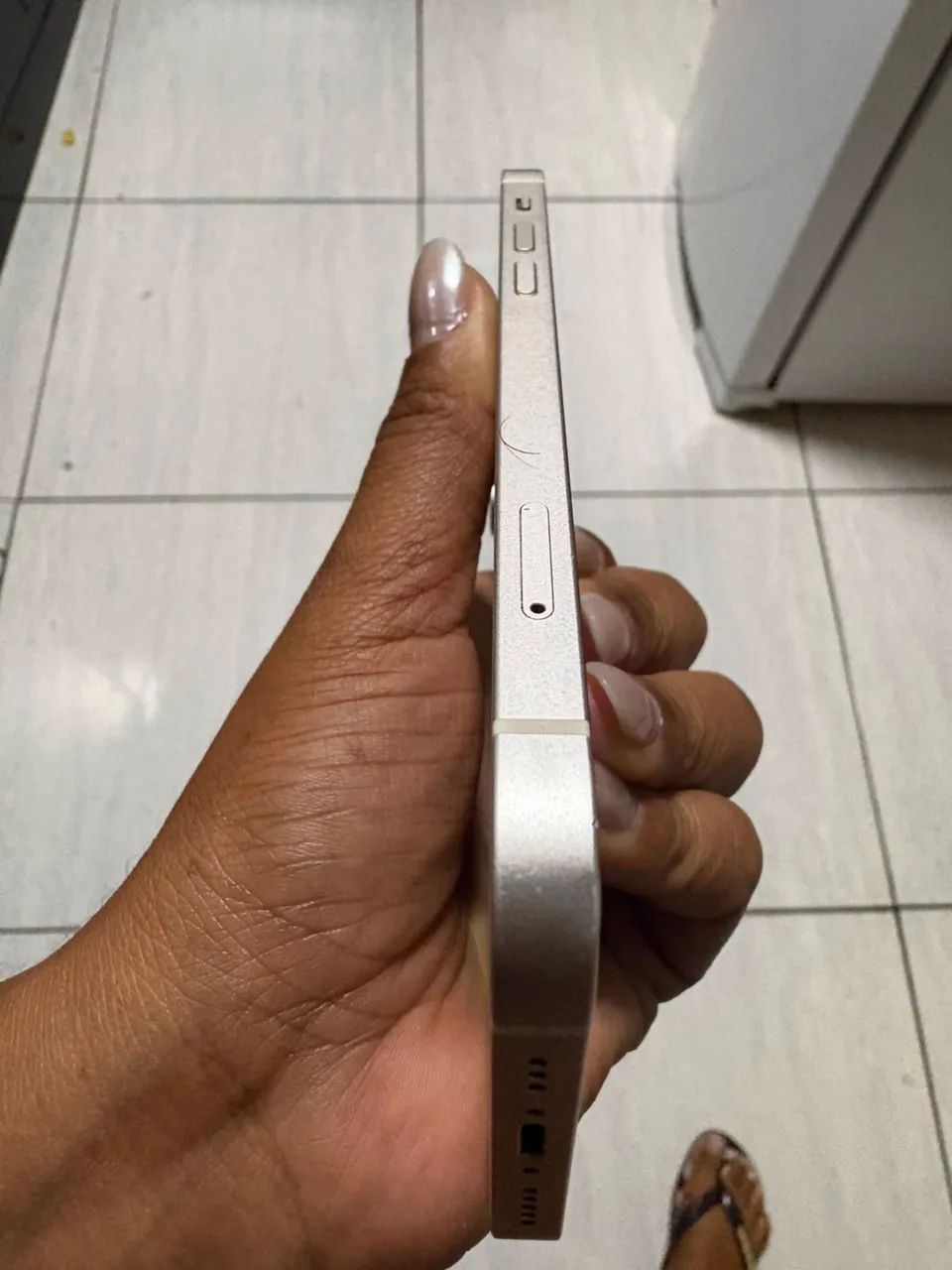 Vendi iPhone 12 em perfeito estado - Foto 4