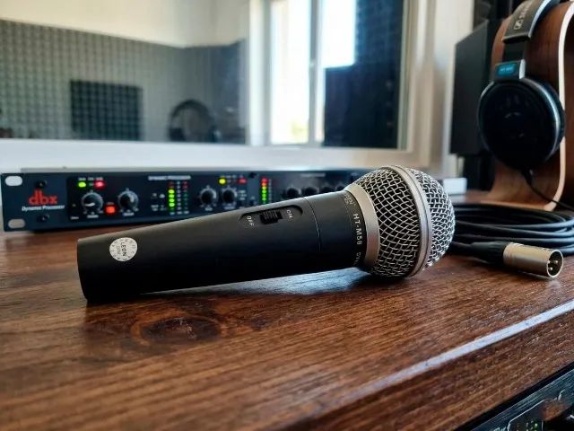 Microfone com fio Profissional