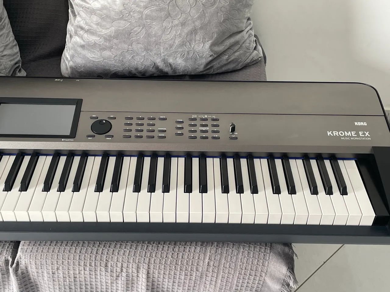 Teclado Korg krome EX - Foto 4