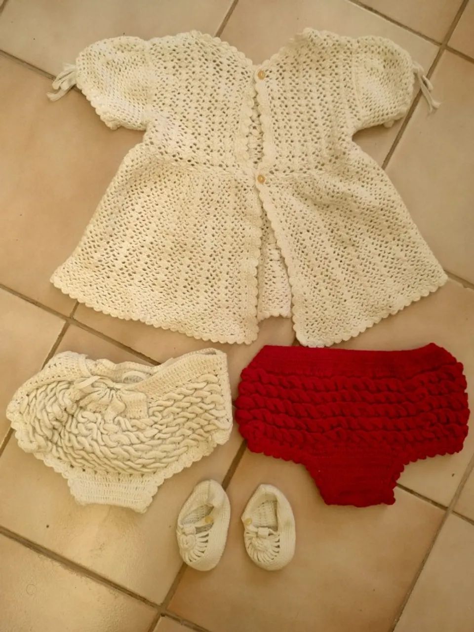 Kit roupas para bebê (menina) crochê - Foto 2