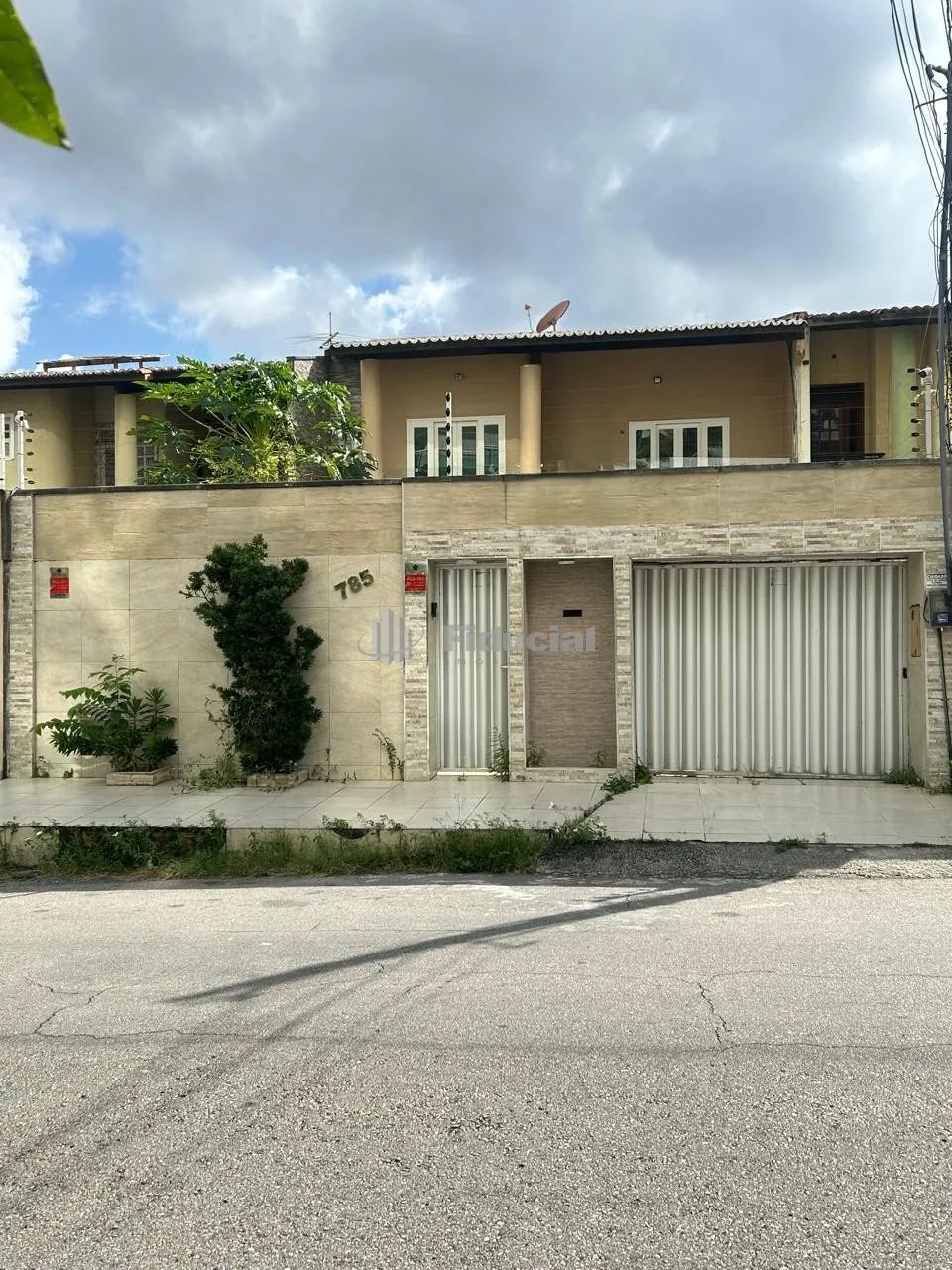 Casa duplex com 261m², com 5 quartos climatizados (sendo 4 suítes, 2 com closet, 1 com var - Foto 3