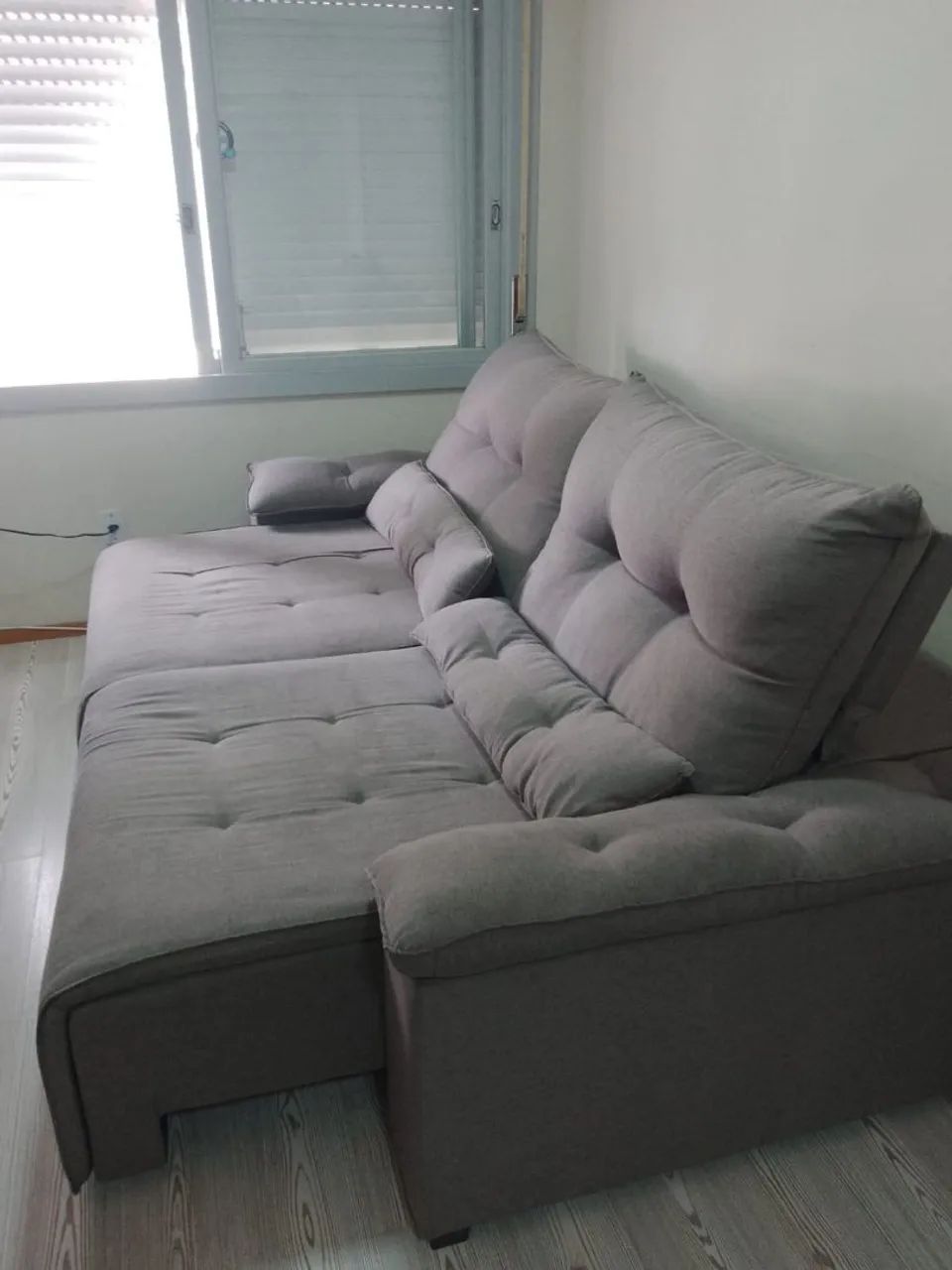 Sofa-cama lindo e confortável, cor cinza. - Foto 4