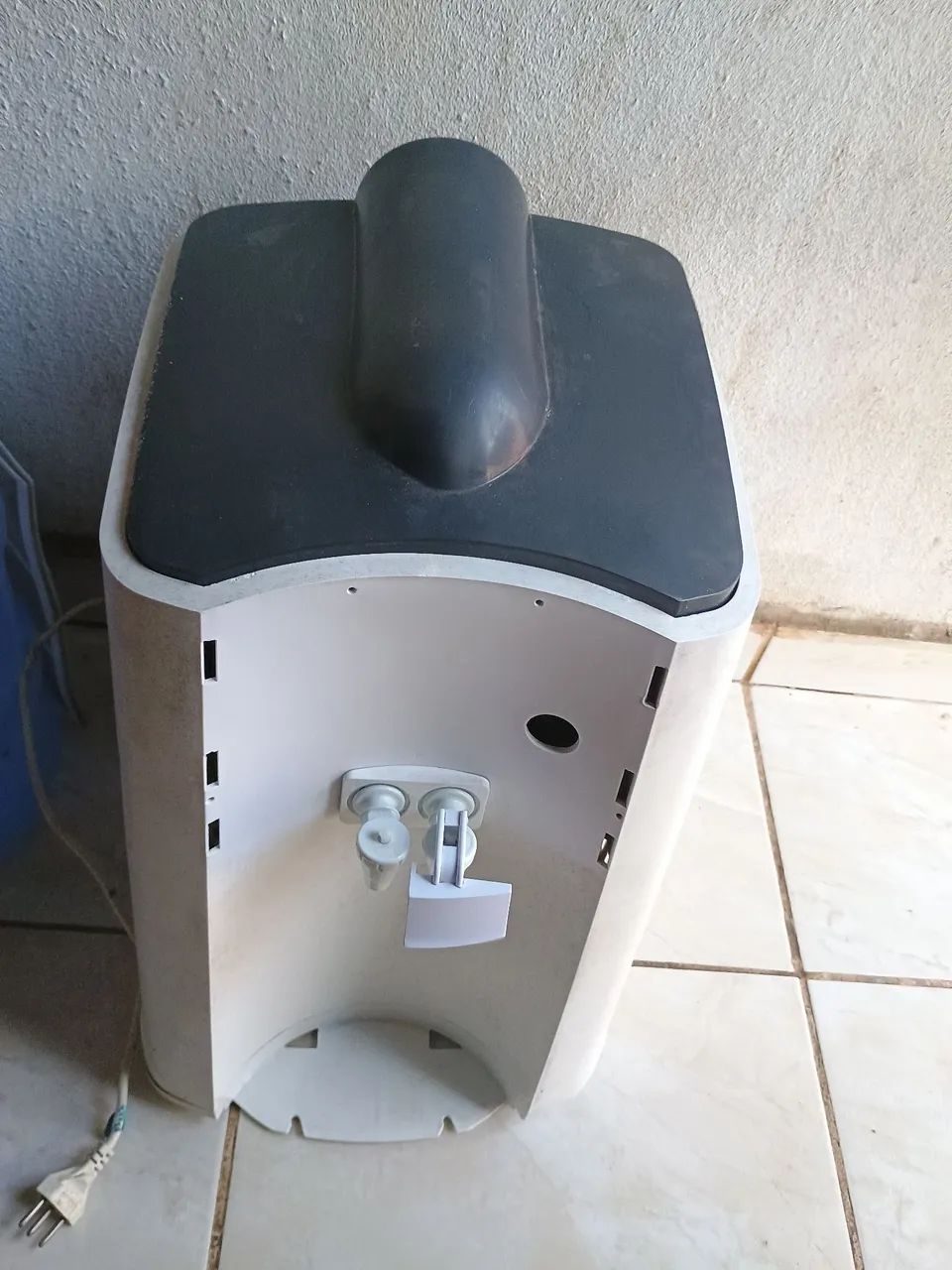 Purificador de água, funcionando bem, apenas com marca, 