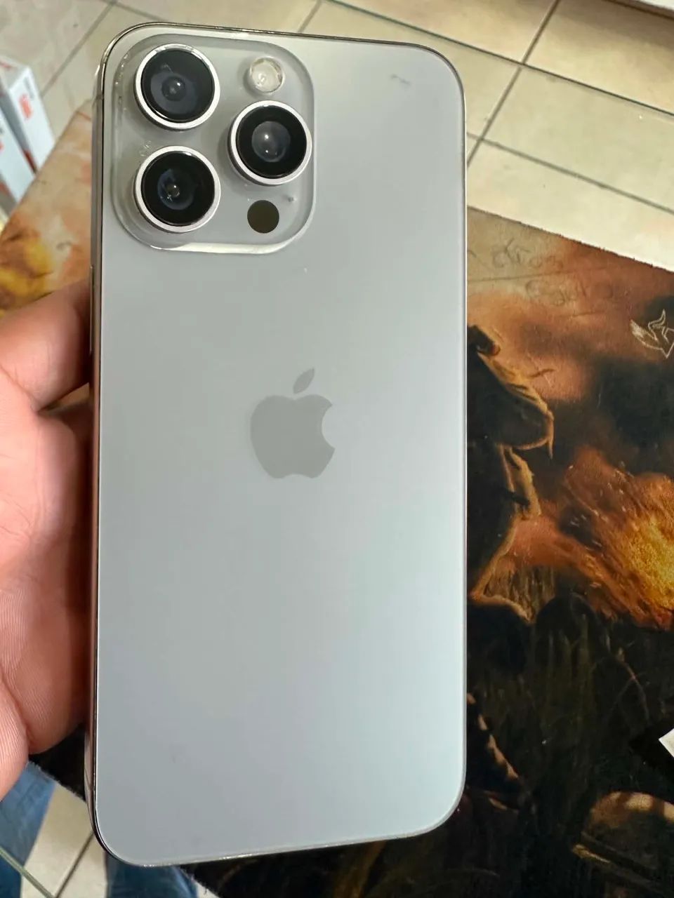 iPhone 15 pro Max 256 GB Leia anúncio 