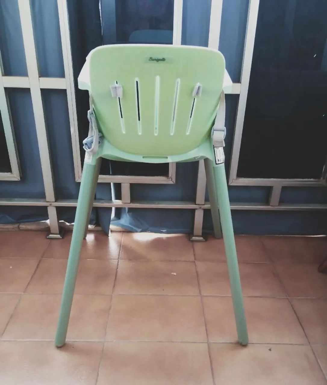 Vendo cadeirinha de alimentação  - Foto 2