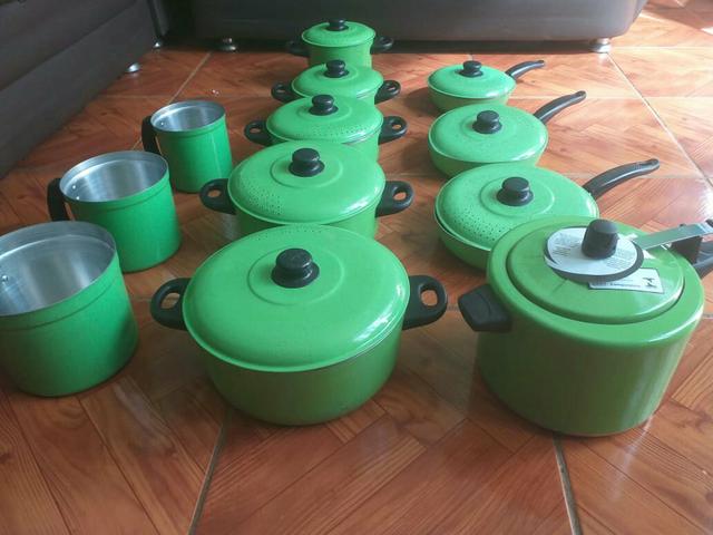 Kit. de panelas com 12 peças