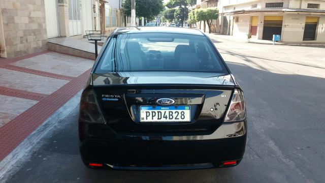 FIESTA 1.6 sedã novinho kit gás, manual e chave reserva - Foto 2