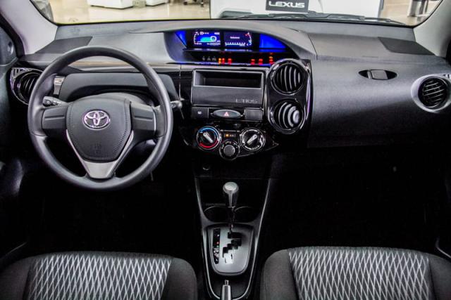 TOYOTA ETIOS HATCH X 13L AT 19/20 - Foto 13