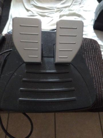 Volante Saitek PC e consoles - Foto 3