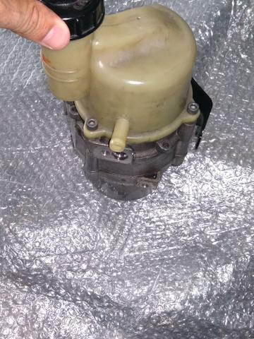 Bomba direção elétrica Renault