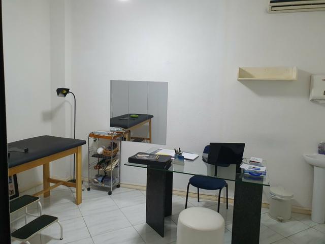 Alugo de sala grande (50m2 )