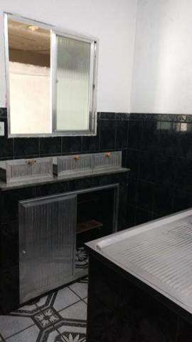 Alugo Casa 02 Q , Rua Maria Mello 215, 100m da Av Abilio Augusto Távora - Foto 2