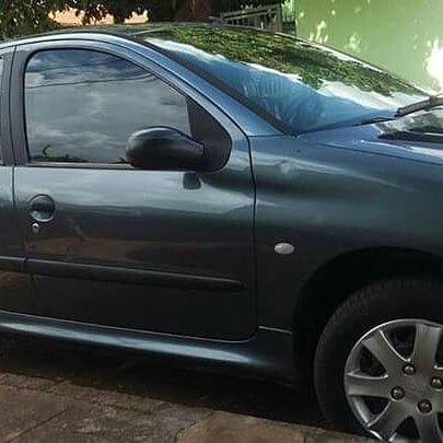 Vendo Peugeot 1.0precisar arrumar a chave de ceta - Foto 7