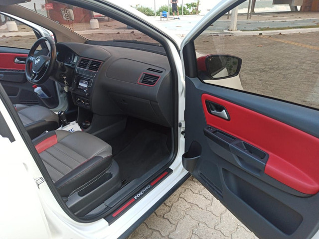 VW Fox Pepper 1.6 MSI 2017 U. Dono - Foto 10