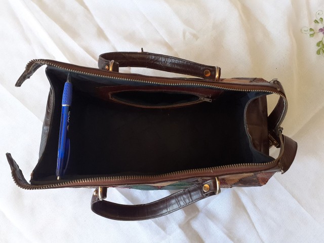 Bolsa antiga em pele  - Foto 6