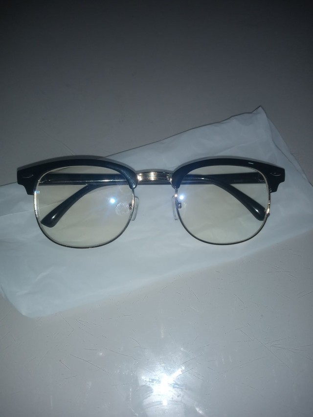 Vende-se Óculos Armação p/ Grau 