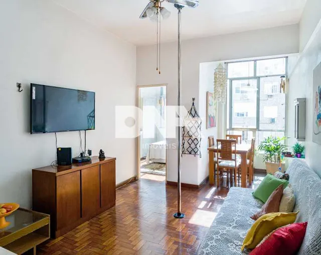 Apartamento - / Residencial / Copacabana
