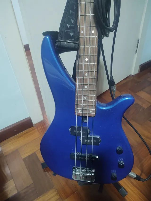 Contra baixo yamanha 