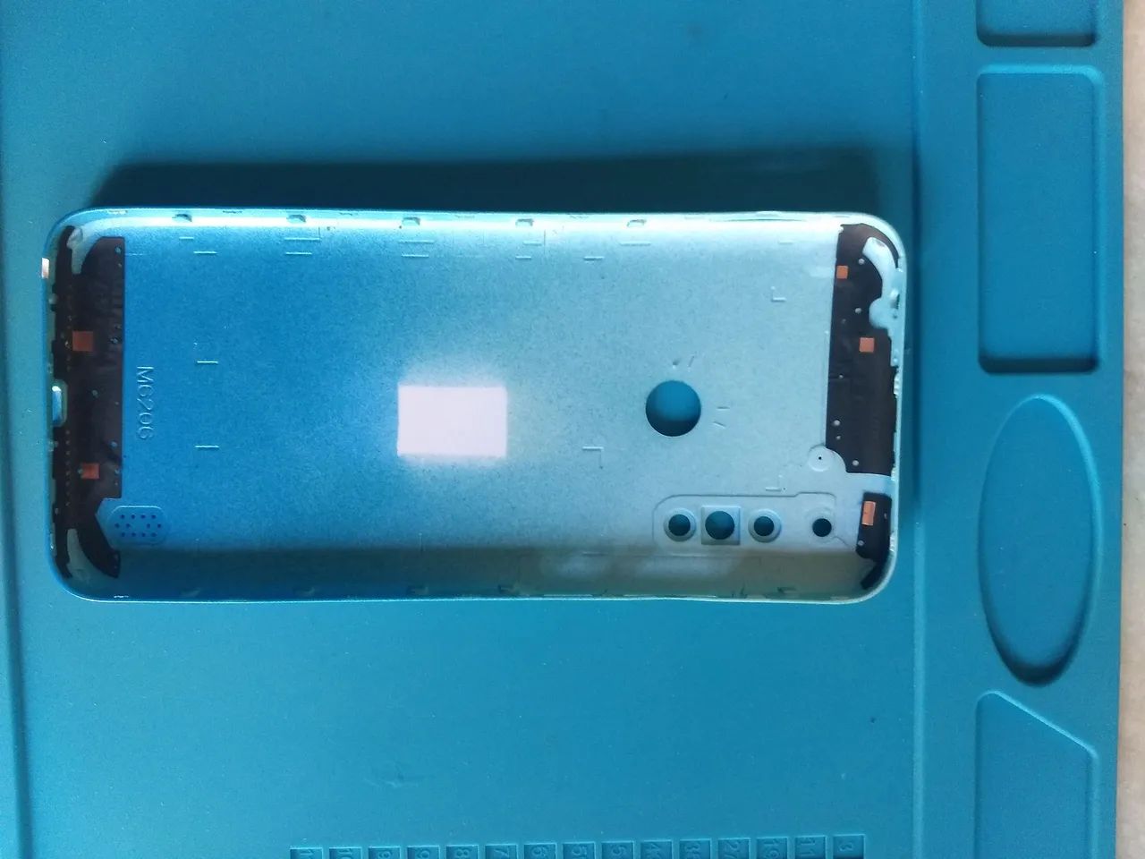 Tampa traseira Moto g8 Power Lite paralela - Foto 3