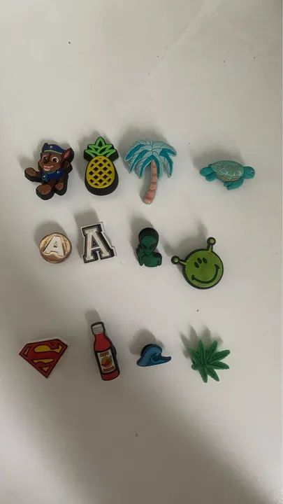 pin de crocs - Foto 3