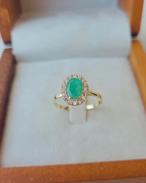 Anel Personalizado de Esmeralda em Ouro 18k