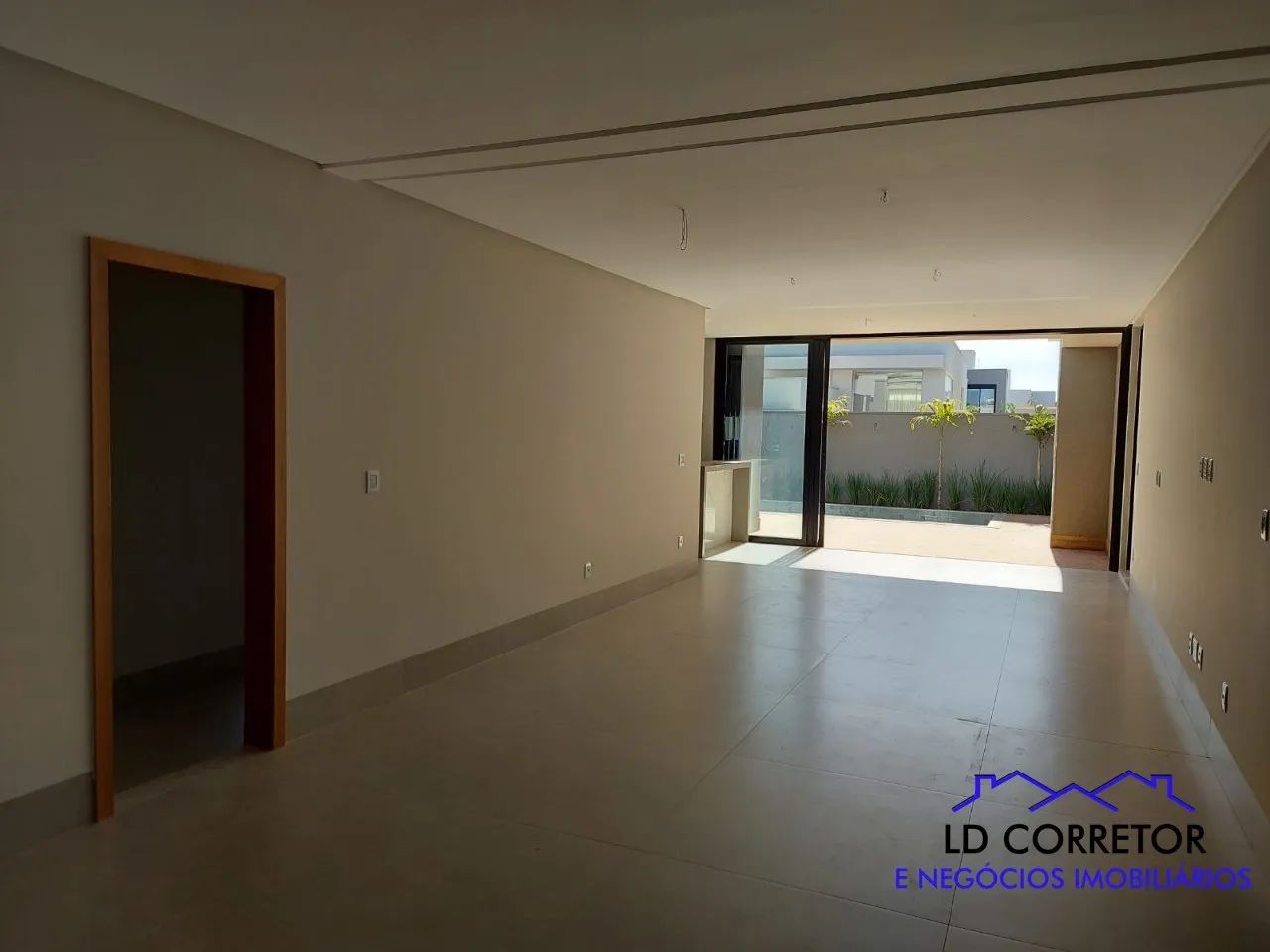 Impecável casa em condomínio à venda em Goiânia-GO, Residencial Goiânia Golfe Clube: 4 qua - Foto 3