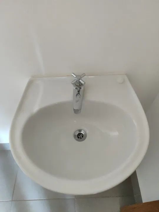 Pia simples com torneira icepa