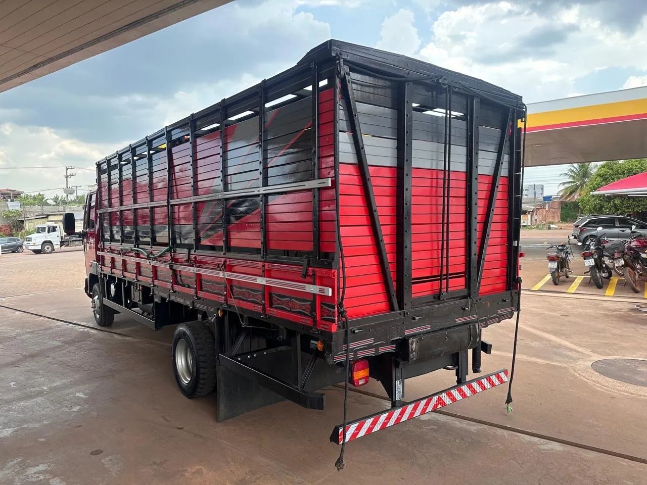 Cargo 1119 2015 com ar  - Foto 2