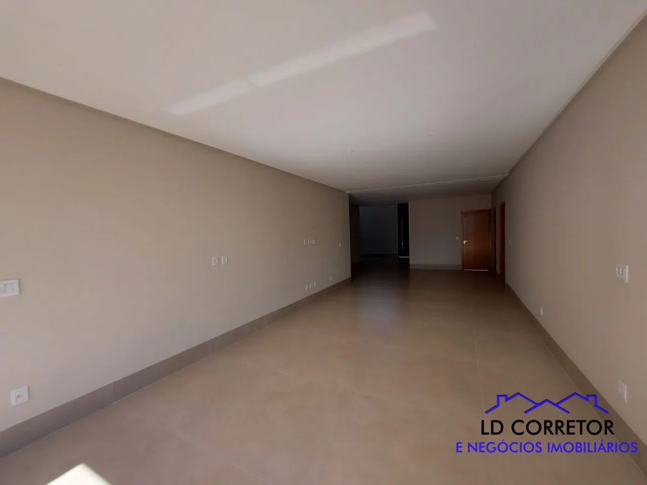 Impecável casa em condomínio à venda em Goiânia-GO, Residencial Goiânia Golfe Clube: 4 qua - Foto 6