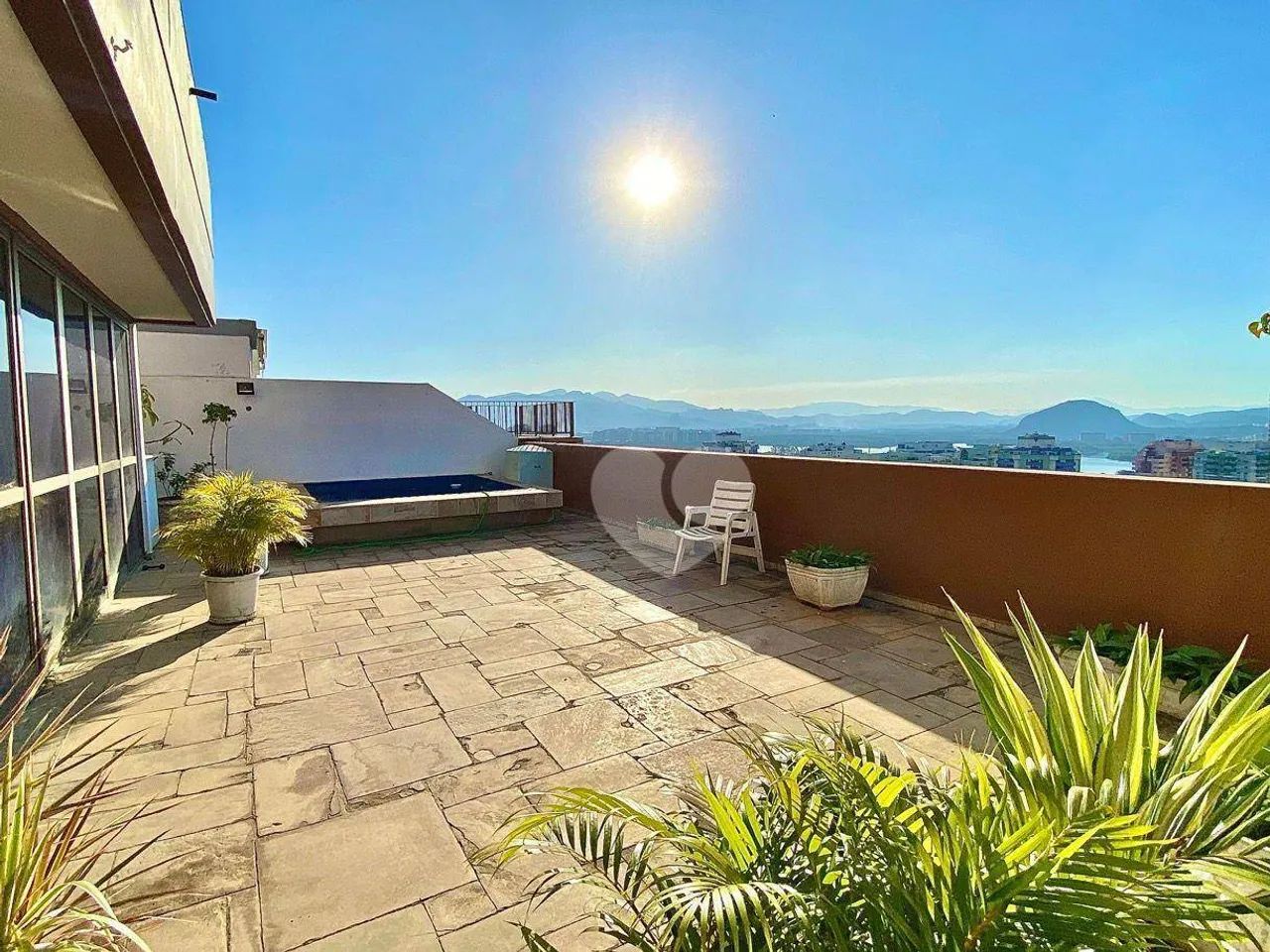 Cobertura com piscina, terraço, 4 quartos, suíte com closet, 2 vagas e infra no condomínio - Foto 2