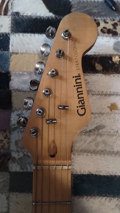 Guitarra Giannini Stratosonic