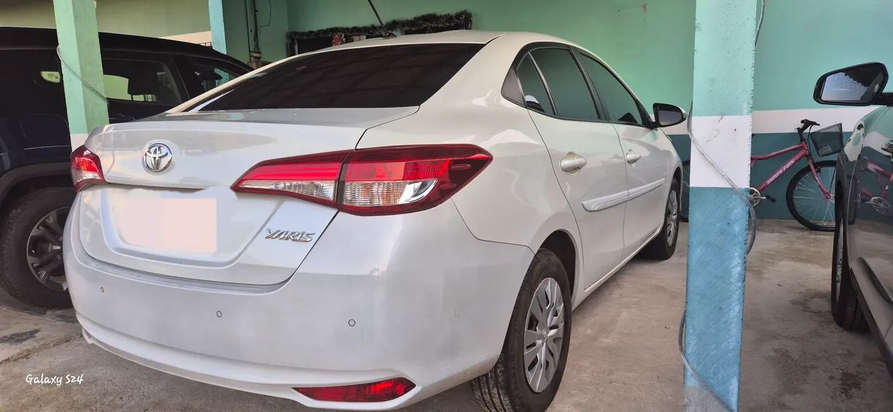 Toyota Yaris sedan 1.5 - Foto 2