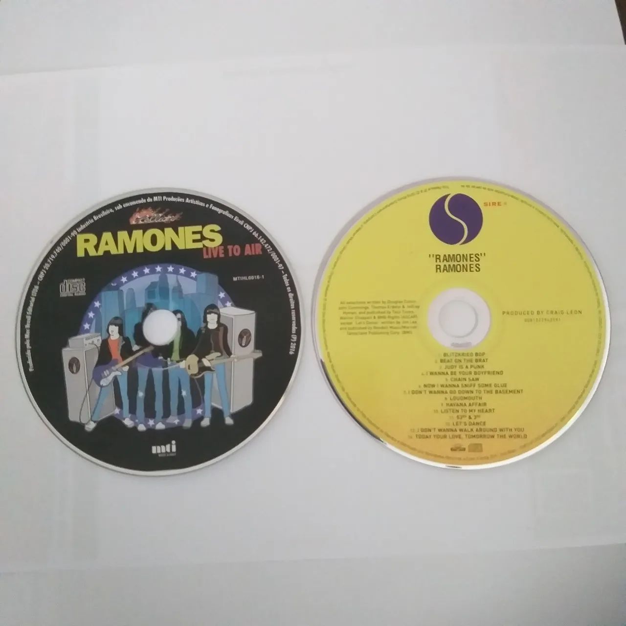 DOIS CDS RAMONES IMPECAVEIS.