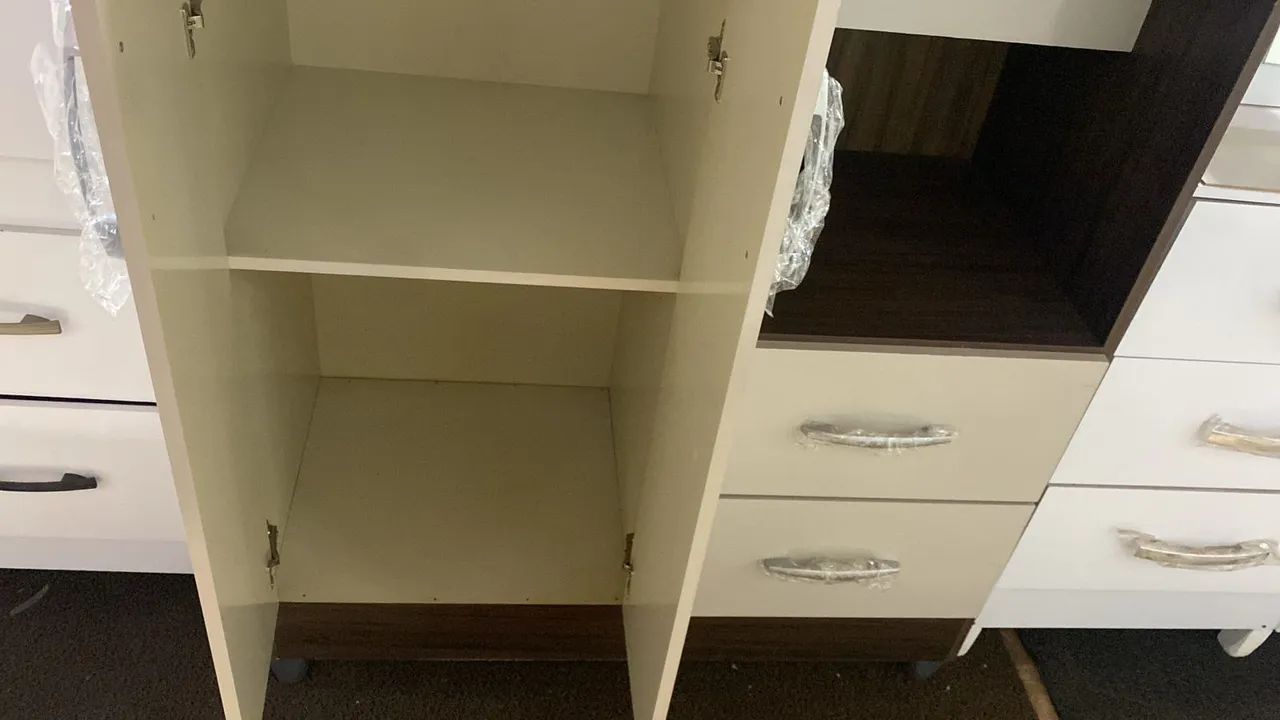 Guarda roupa de 2 portas com 2 gavetas - Foto 4