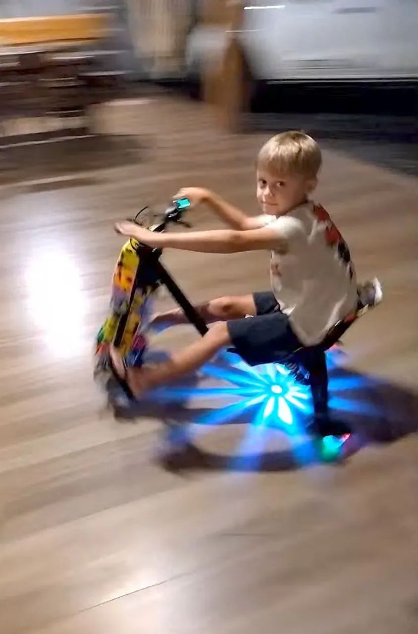 Triciculo Drift  Infantil com Rodas de LED - Foto 2