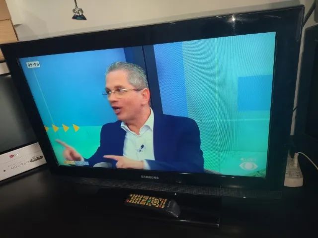 TV Samsung LCD 32 Polegadas LN32B350F1 com Controle Remoto, tela 100% sem defeitos