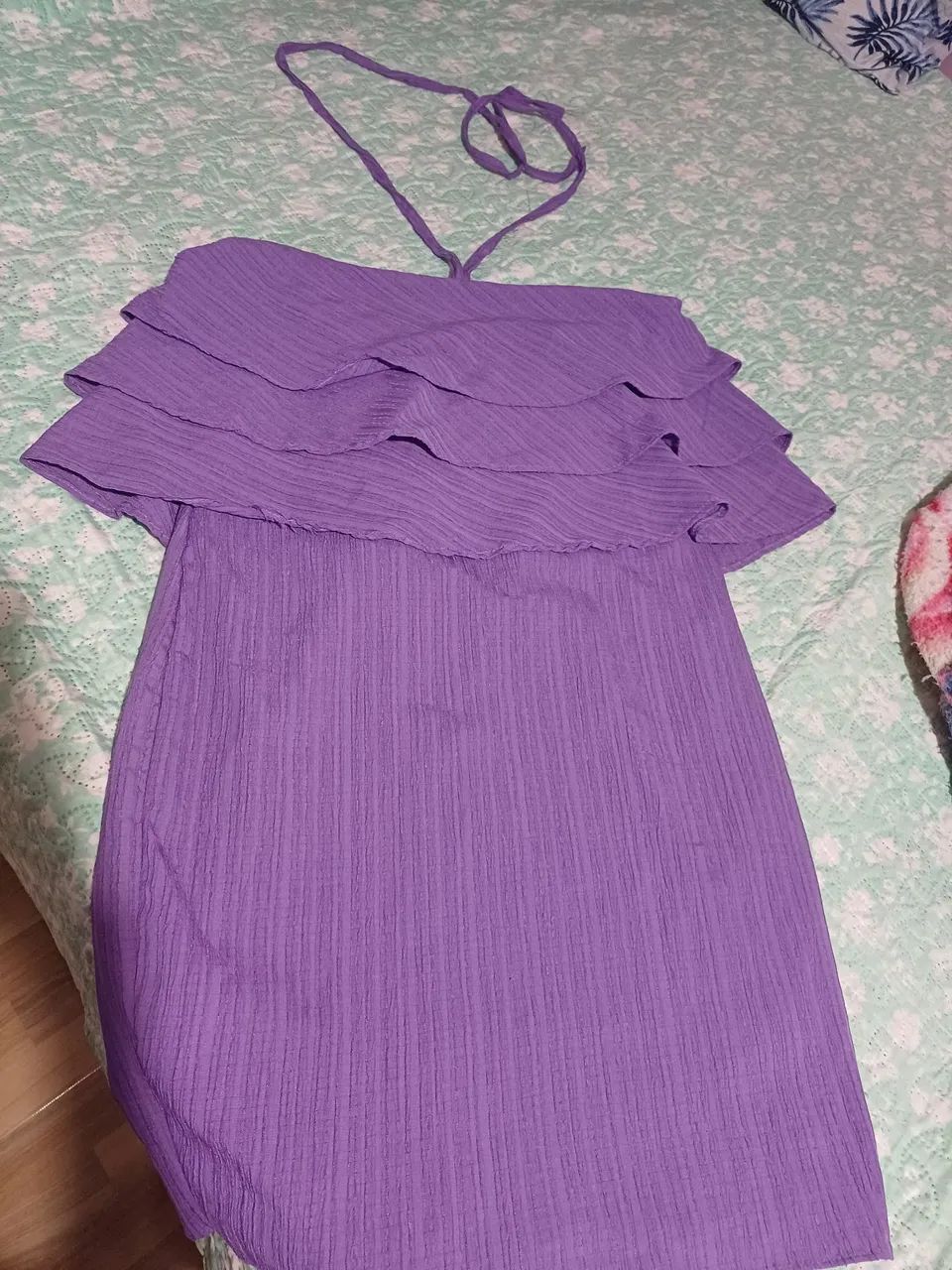 Vestido roxo com babados e alças - Foto 3
