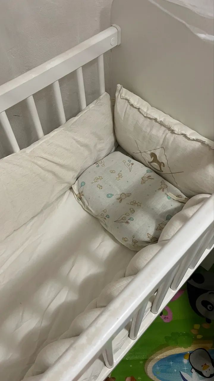 MINI CRADLE, INCLUDES MATTRESS AND 2 CRADLE KITS