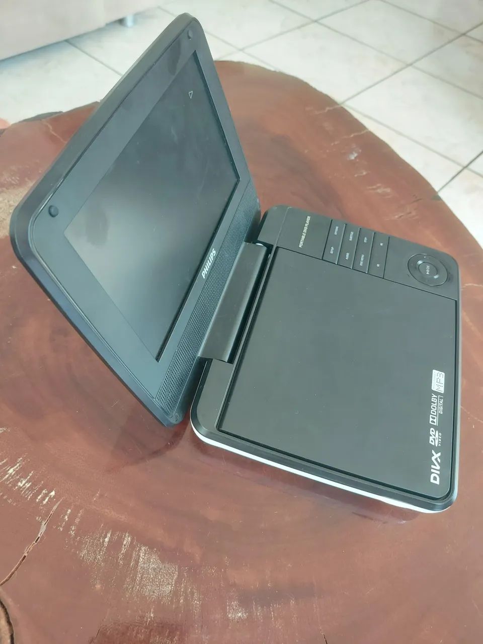 Dvd Portátil com controle sem fio p jogos  - Foto 5