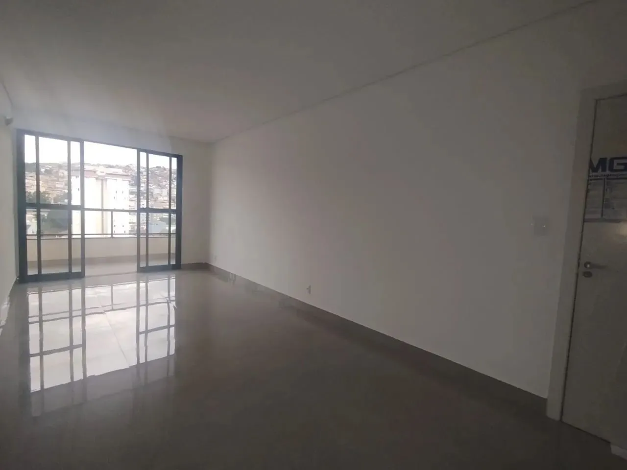 Apartamento à venda no Edifício Kalarary