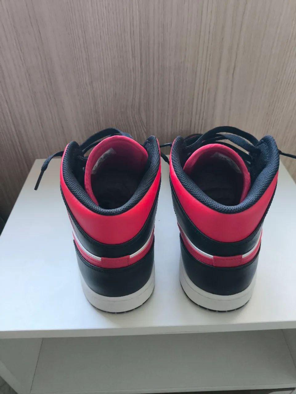 Tênis Air Jordan 1 Mid "bred" tamanho 43 - Foto 2