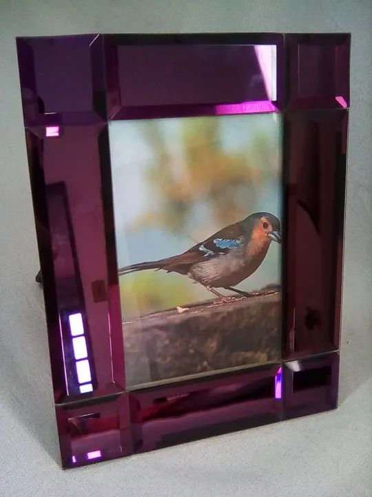 Porta retrato com vidro rosa lapidado
