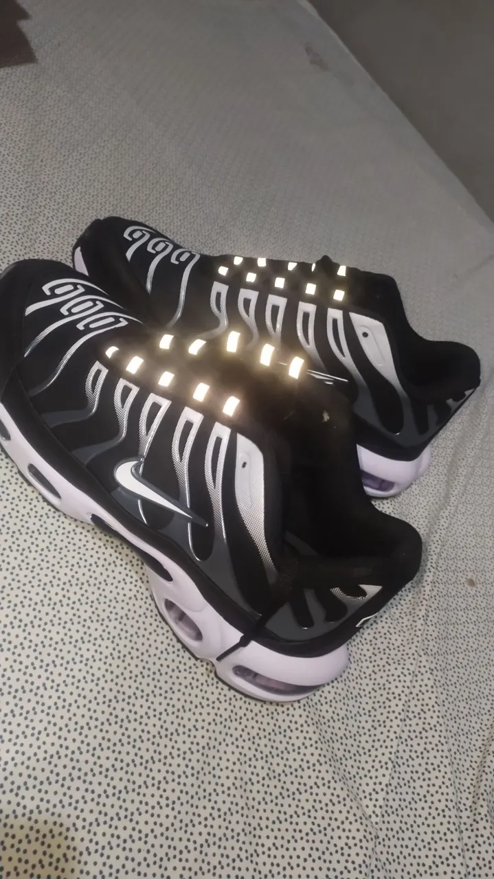 Nike Air Max Plus - Novo, Estiloso e Refletivo