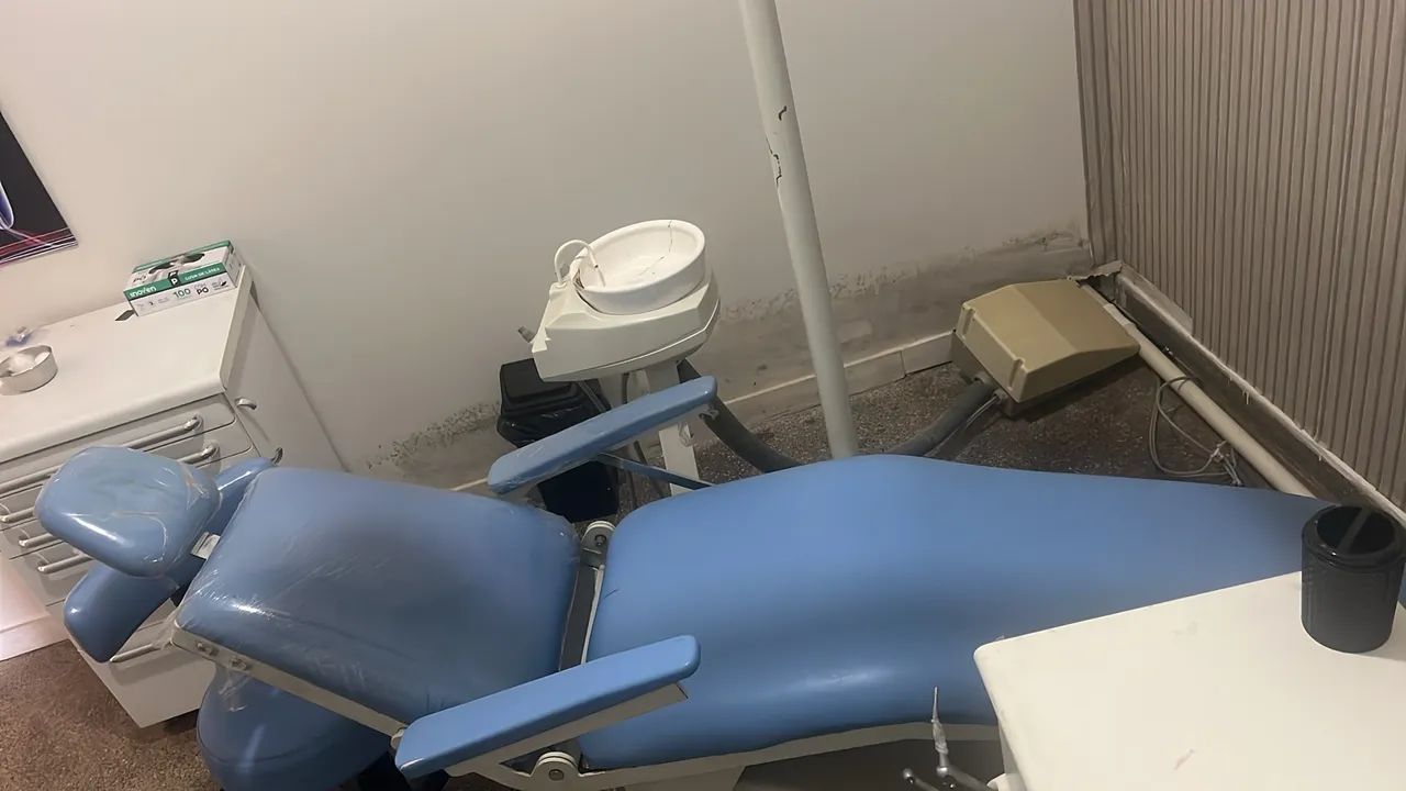 Vendo cadeira e autoclave valor 3.200