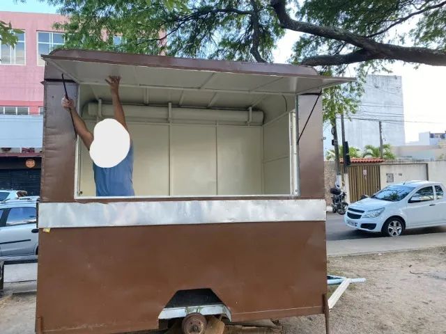 Trailer for various snacks64319030260227123